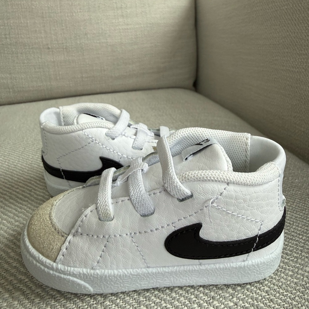 Baby Nike Blazer White and Black Sneakers - Picture 3 of 5